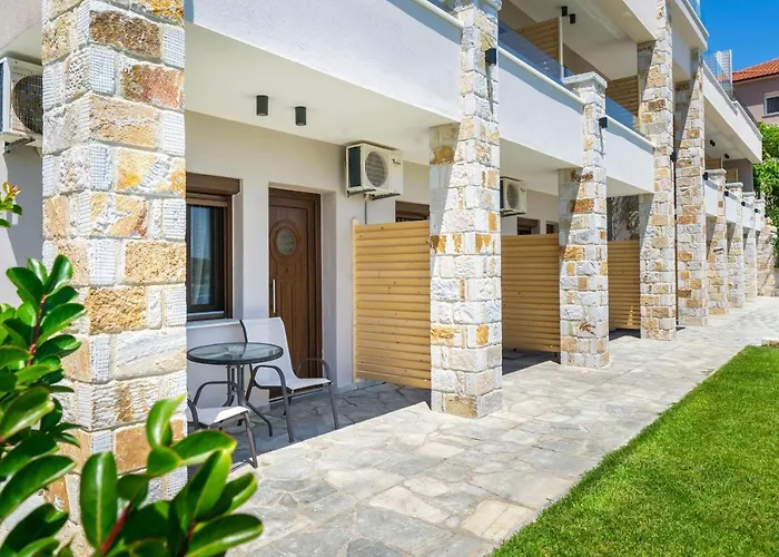 מלון Agorastos קואינירה