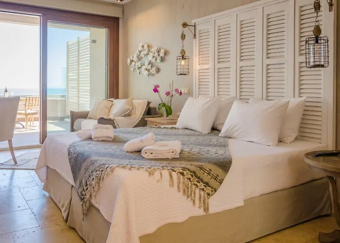 מלון Agorastos 2*