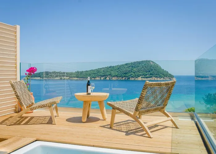 Agorastos מלון 2*