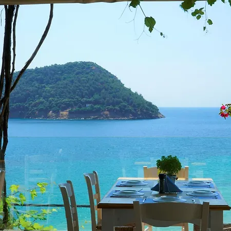 Agorastos ホテル コイニラ